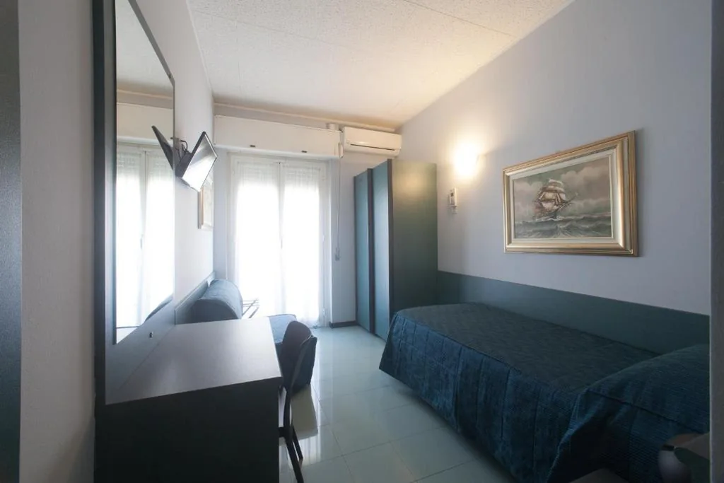 Small Single Room — Hotel Tirreno