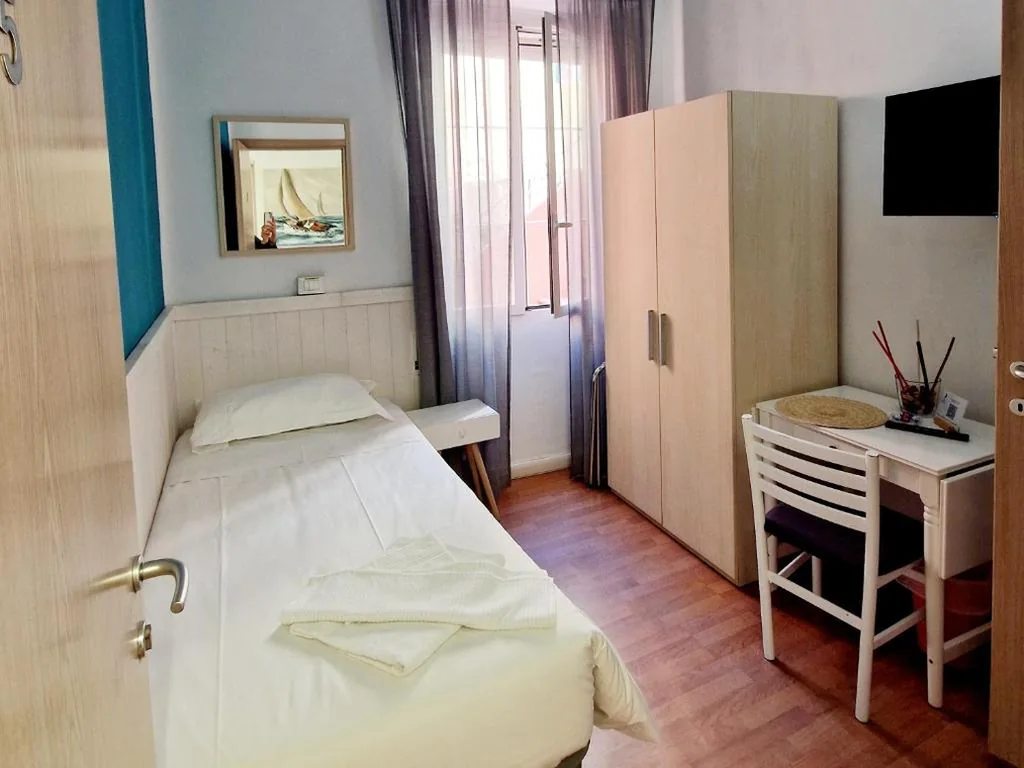 Small Single Room — Vela Bianca H & R