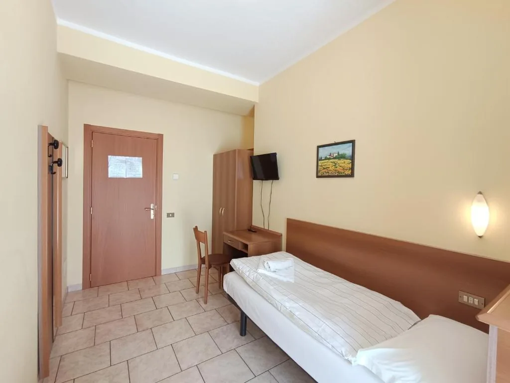 Camera Singola Standard — Hotel BB Villa Orchidea