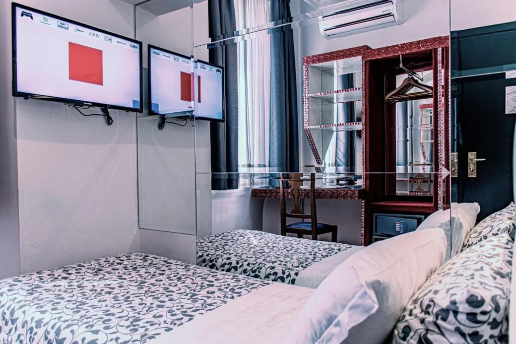 Standard Single Room — Hotel Canova