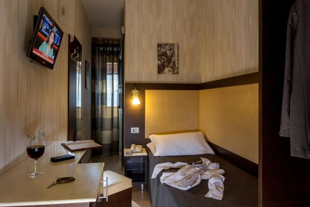 Standard Single Room — Hotel Dei Mille