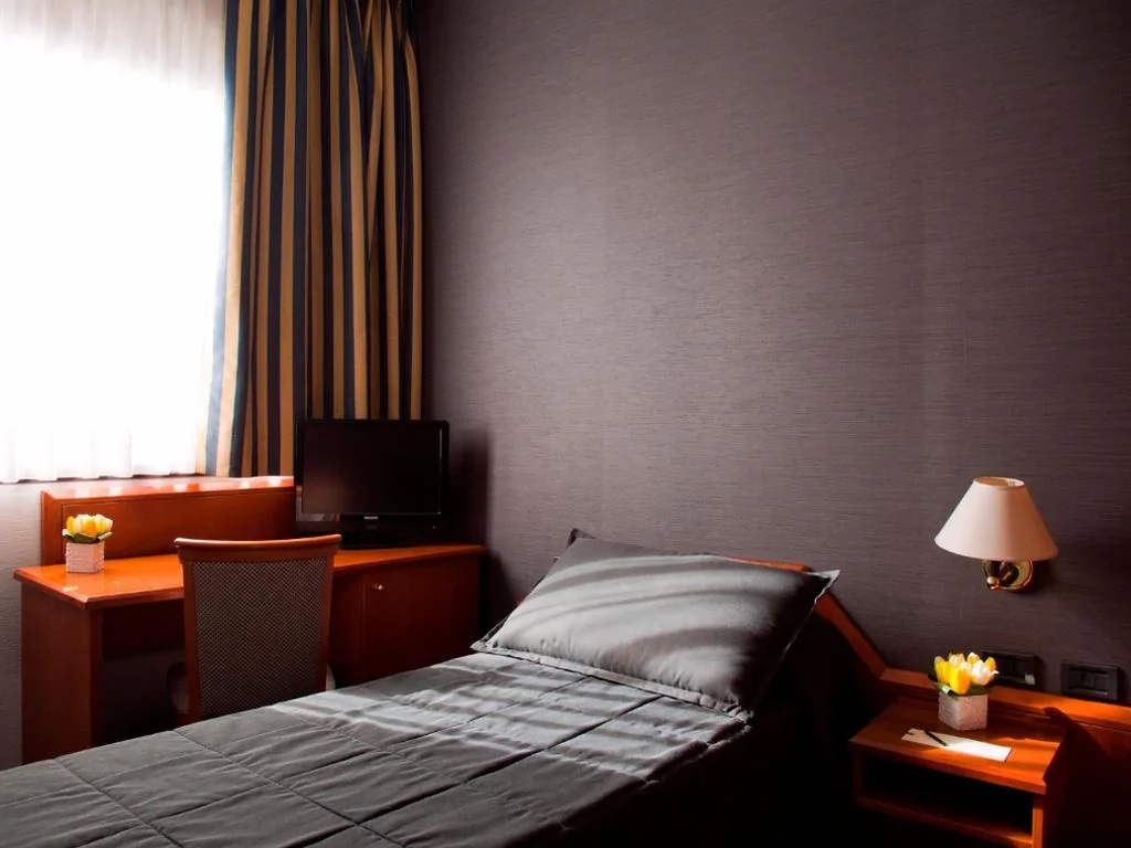 Camera Singola Standard — Hotel Zone