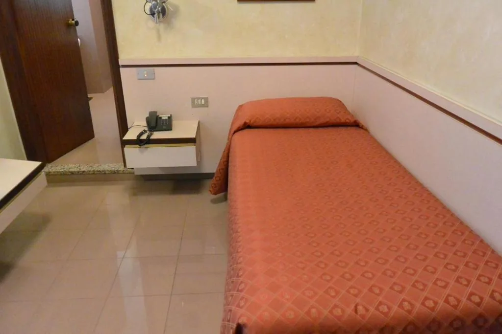 Standard Single Room — Le Petit Hotel
