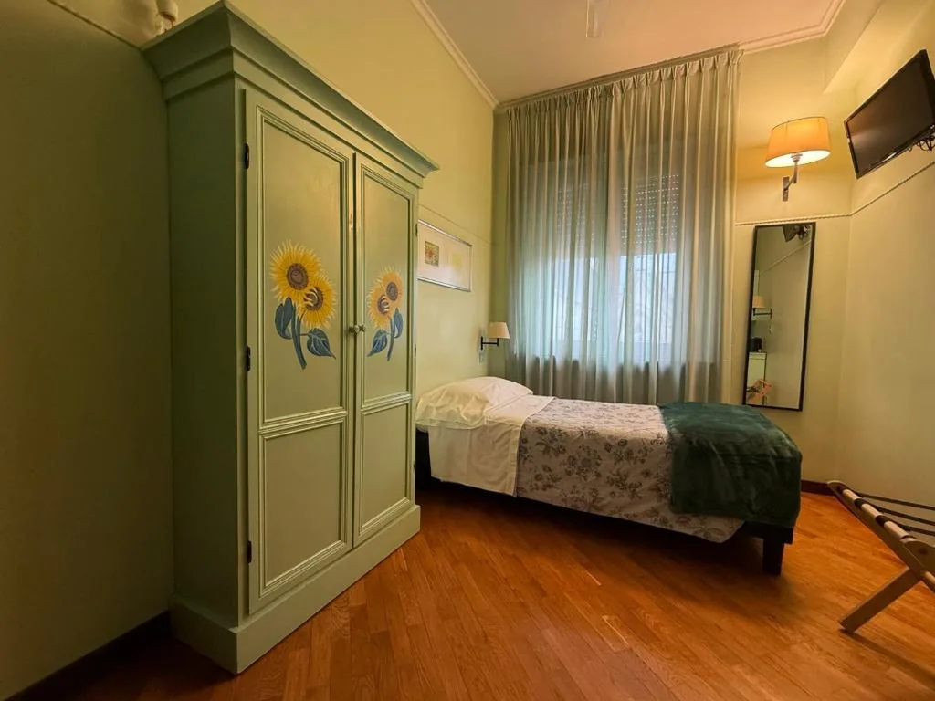 Standard Single Room — Lilium Boutique Hotel