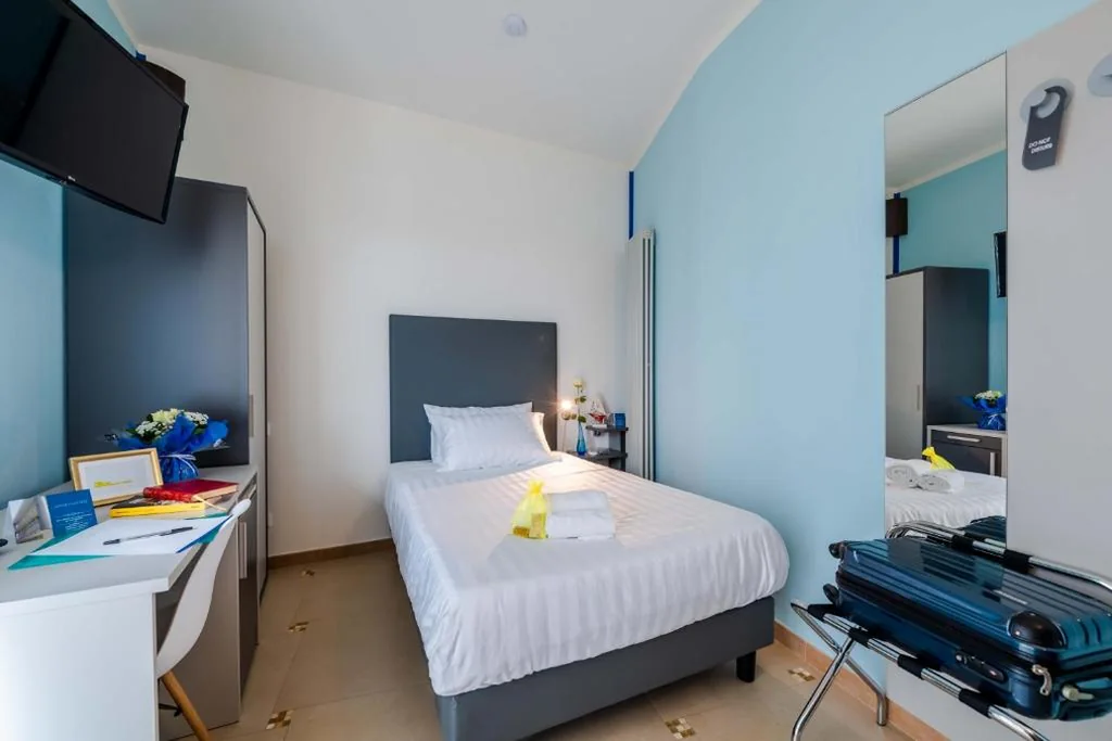Camera Singola Superior — AppartaHotel