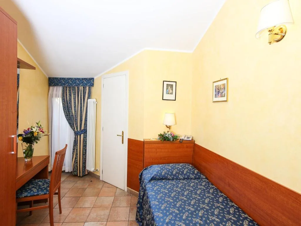 Single Room — Casa Di Santa Francesca Romana a Ponte Rotto
