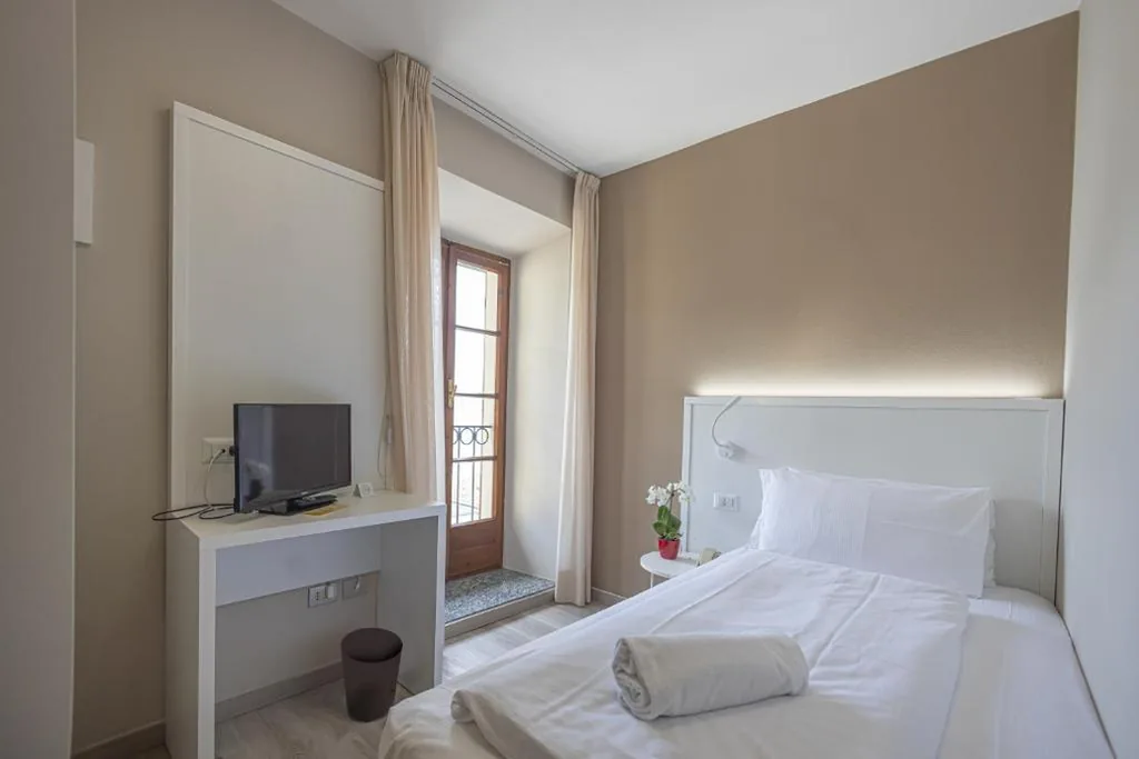 Superior Single Room with Lake View — LVG Hotel Collection – Il Portico