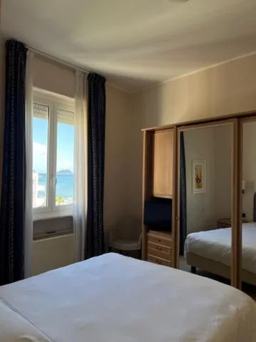 Camera Singola Superior con Vista Mare — LVG Hotel Collection – Grand Hotel Mediterranee