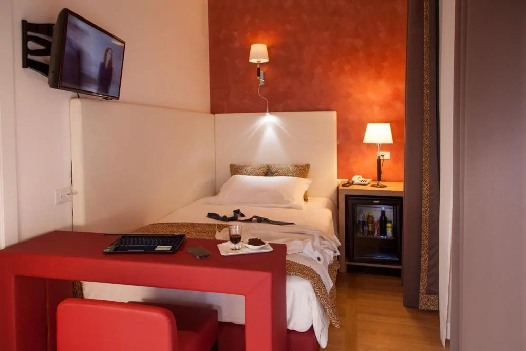 Superior Single Room — Floris Hotel