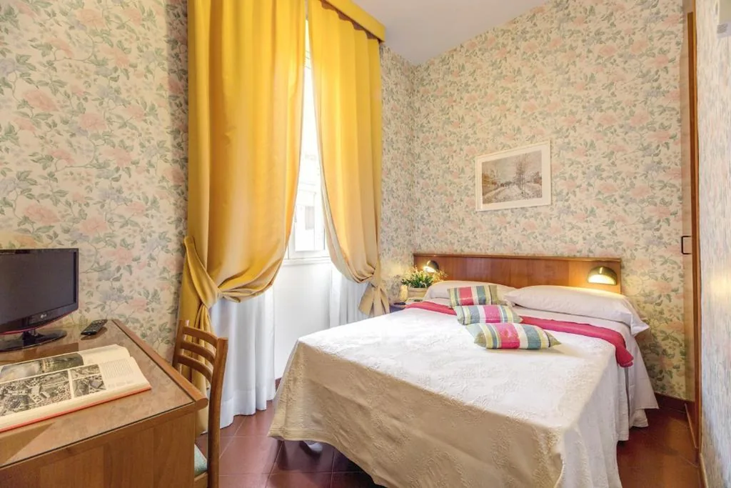 Superior Single Room — Hotel Corona