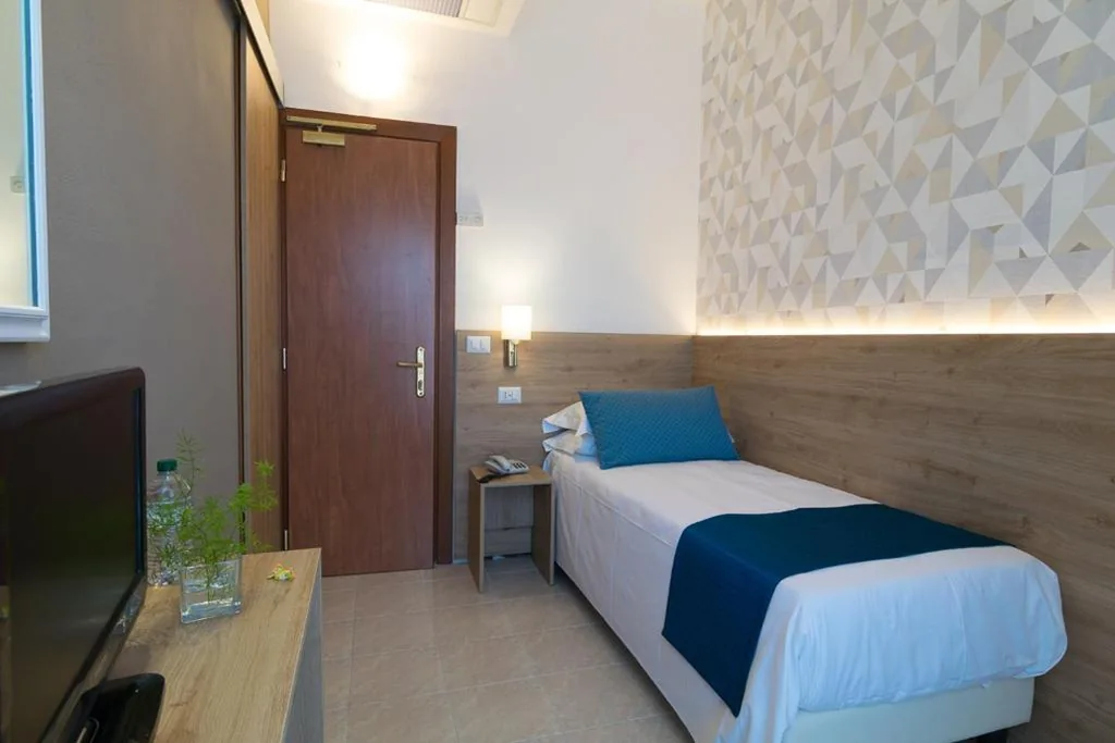 Superior Single Room — Hotel Pacific