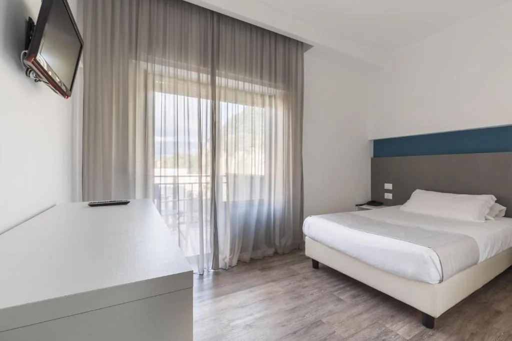 Superior Single Room — Hotel Serapo