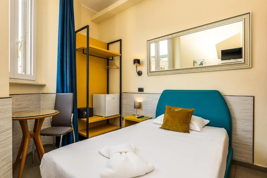 Superior Single Room — Seven