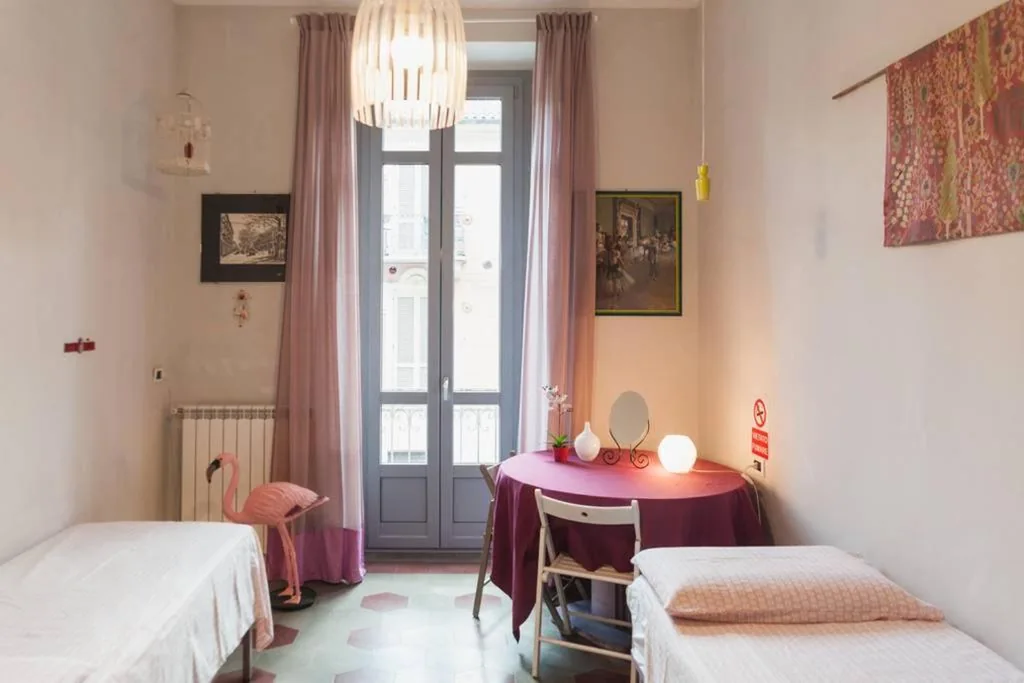 Camera Standard Doppia con Letti Singoli con Bagno in Comune — Casa Dani&Swing Bed&Books