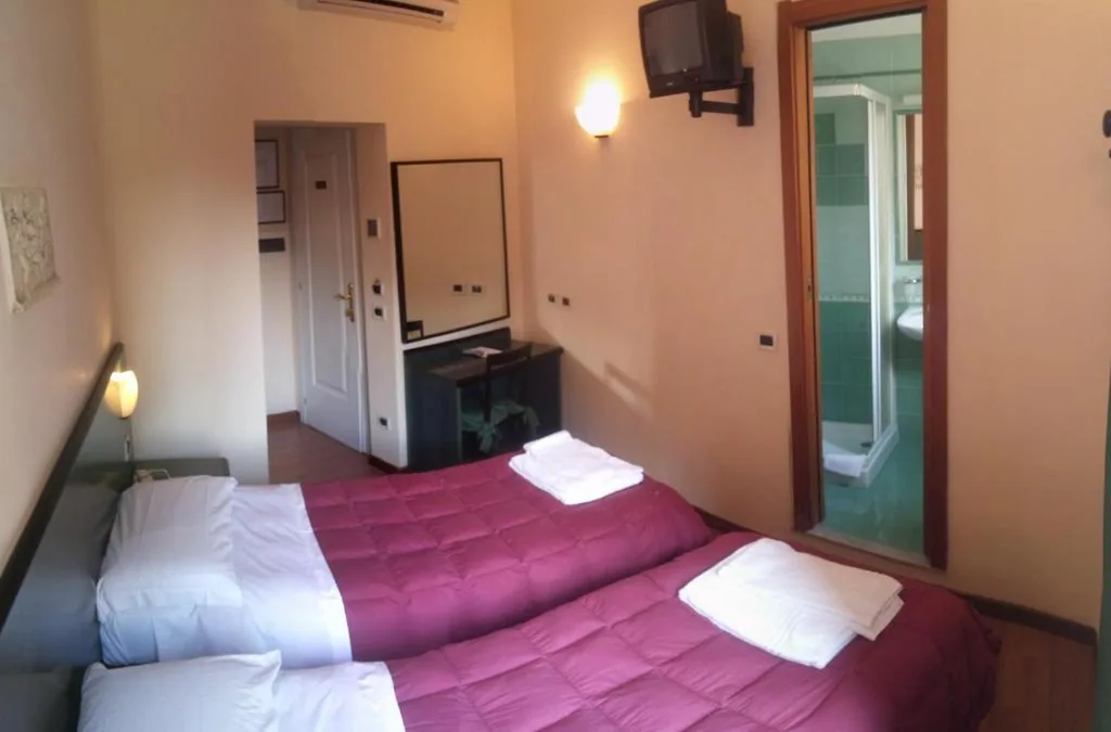 Camera Standard Doppia con Letti Singoli — Hotel Prati