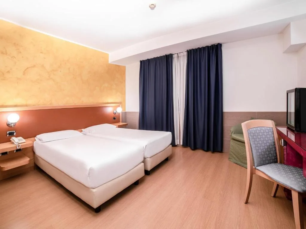 Camera Standard Doppia con Letti Singoli — ibis Styles Roma Vintage