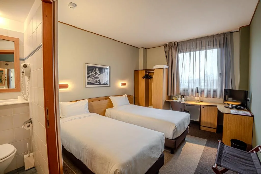 Standard Double Room with Single Beds — Tulip Inn Turin South