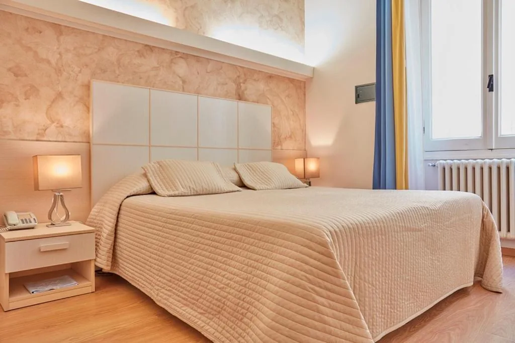 Camera Standard Matrimoniale/Doppia con Letti Singoli — Albergo Celeste