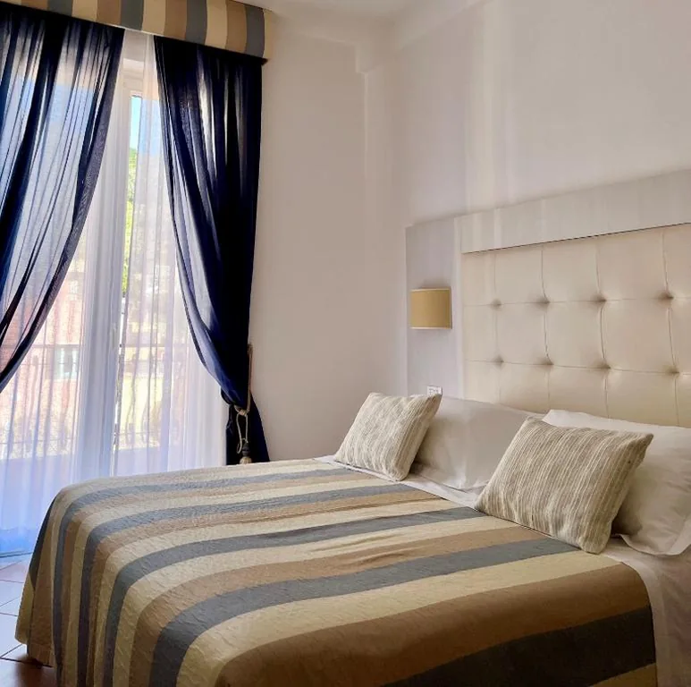 Camera Standard Matrimoniale/Doppia con Letti Singoli con Vista Mare — Albergo Degli Amici