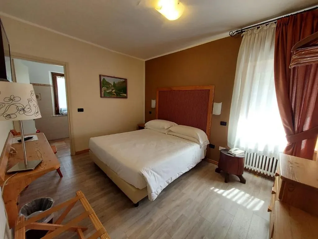 Standard Double/Twin Room — Albergo Gran Paradiso