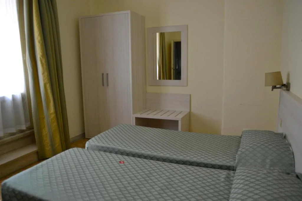 Camera Standard Matrimoniale/Doppia con Letti Singoli — Casa per Ferie Ravasco San Pietro