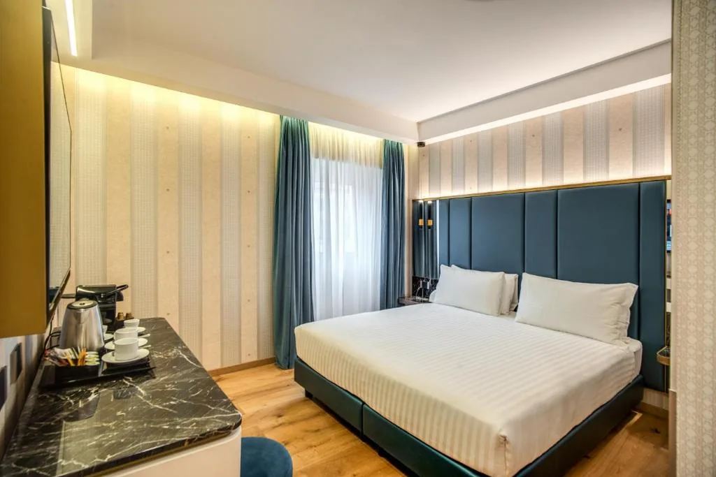 Standard Double/Twin Room — CC Palace Hotel