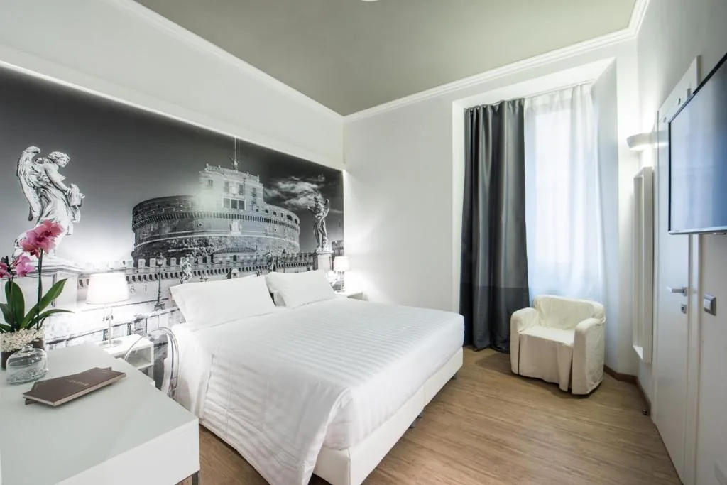 Camera Standard Matrimoniale/Doppia con Letti Singoli — Charming Roma