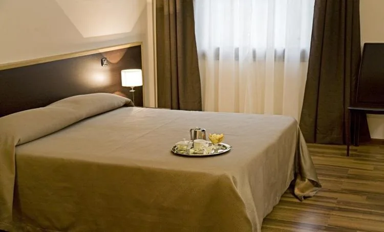 Standard Double/Twin Room — Forum Palace Hotel