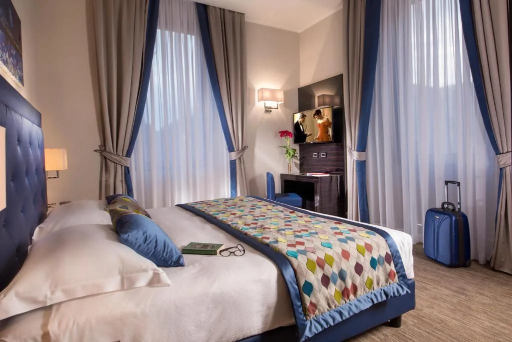 Camera Standard Matrimoniale/Doppia con Letti Singoli — Gioberti Art Hotel