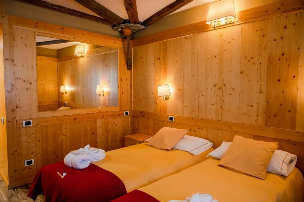 Camera Standard Matrimoniale/Doppia con Letti Singoli — Grand Hotel Sestriere