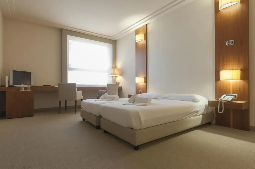 Standard Double/Twin Room — Hotel Barrage