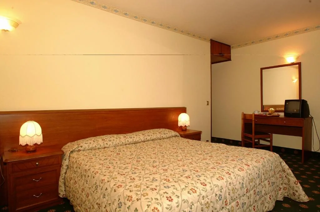 Standard Double/Twin Room with Ski Pass — Hotel Biancaneve