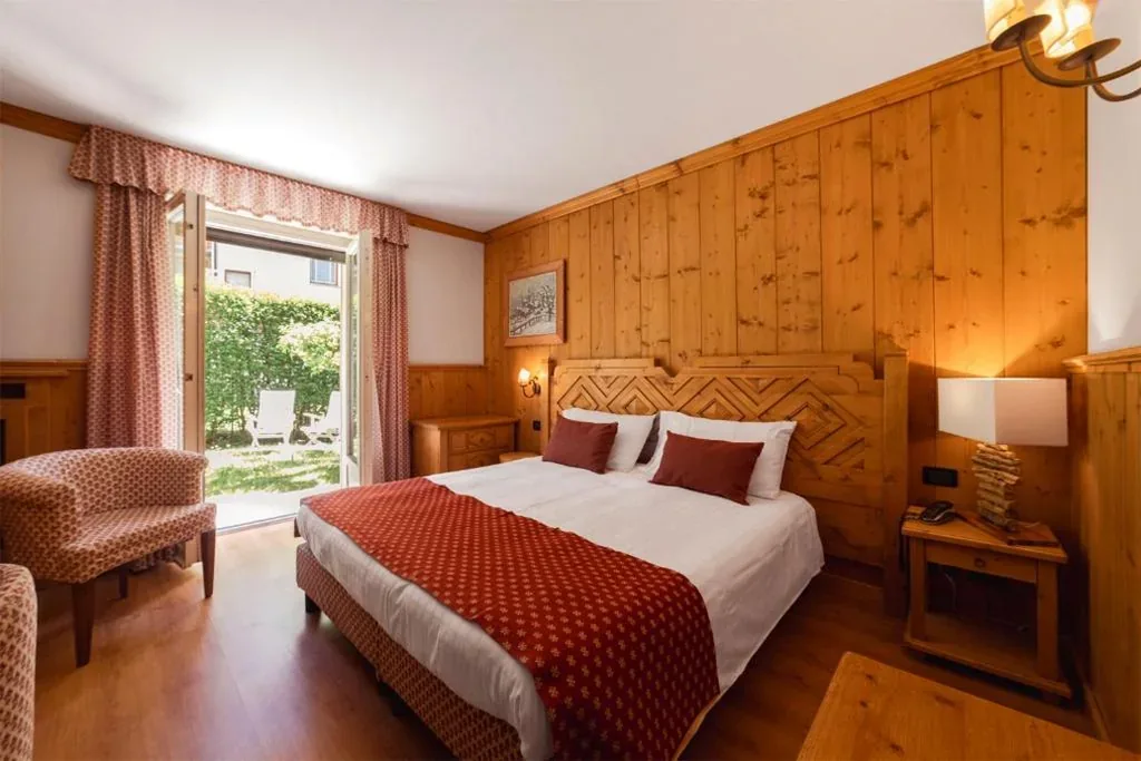 Camera Standard Matrimoniale/Doppia con Letti Singoli — HOTEL BOUTON D’OR Courmayeur
