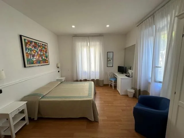 Camera Standard Matrimoniale/Doppia con Letti Singoli — Hotel L’Isola