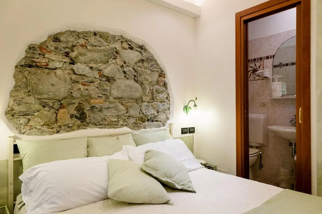 Camera Standard Matrimoniale/Doppia con Letti Singoli — Hotel Marina
