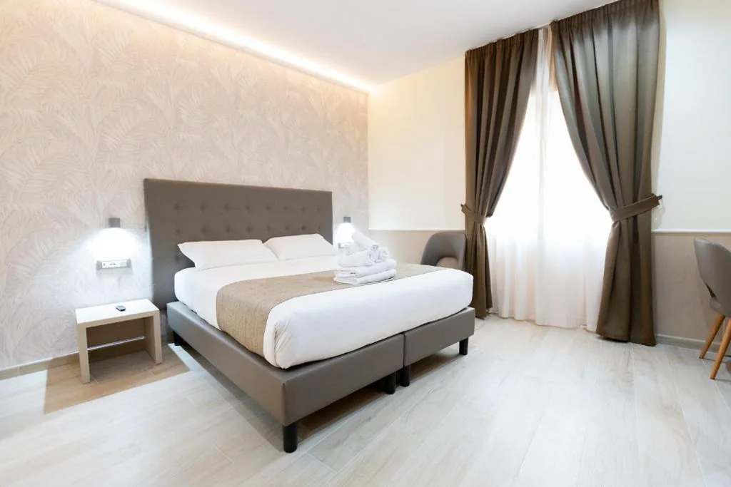 Standard Double/Twin Room — Hotel Maximus