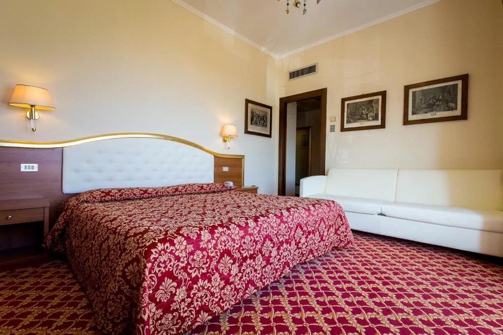 Camera Standard Matrimoniale/Doppia con Letti Singoli — Hotel Milan Speranza Au Lac