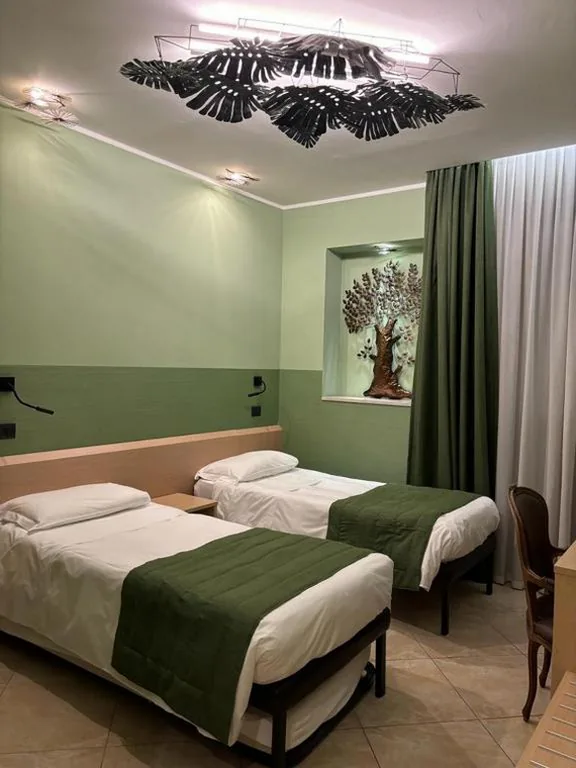 Standard Double/Twin Room — Hotel Plaza