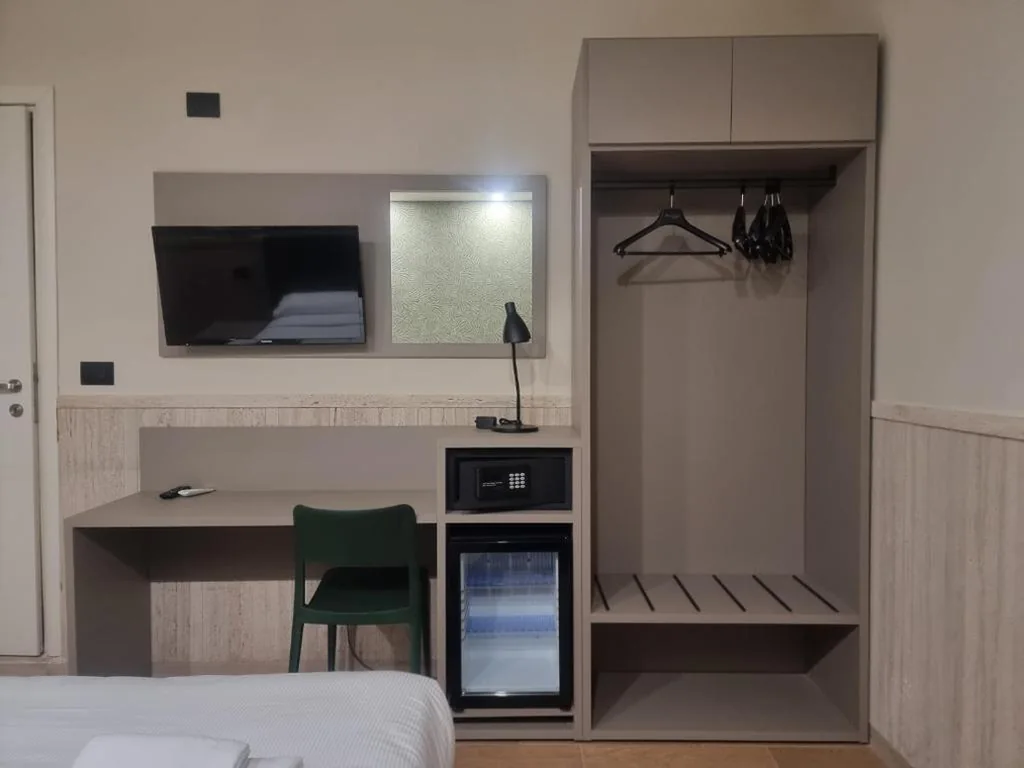 Standard Double/Twin Room — Hotel Pyramid