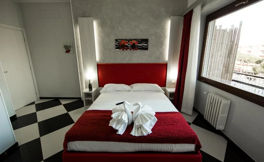 Standard Double/Twin Room — Love of Rome