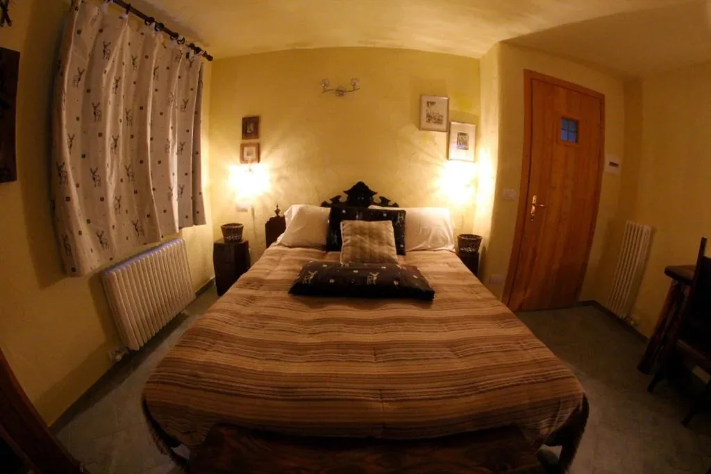 Standard Double or Twin Room — Maison Du-Noyer Chambres et Tables d’Hotes
