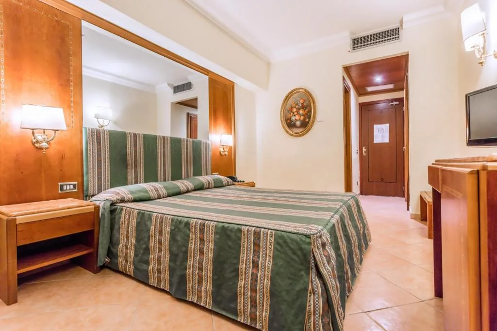 Standard Double/Twin Room — Raeli Hotel Siracusa