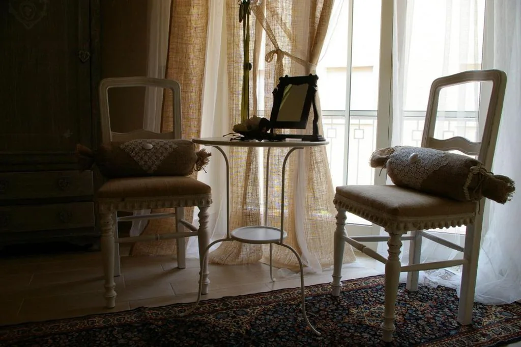 Camera Standard Matrimoniale/Doppia con Letti Singoli con Bagno Privato Esterno — Serapo Bed and Breakfast