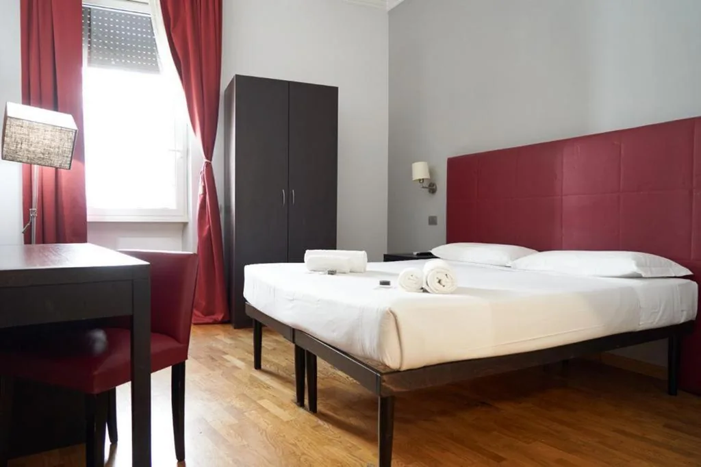 Camera Standard Matrimoniale/Doppia con Letti Singoli — Target Inn Rooms