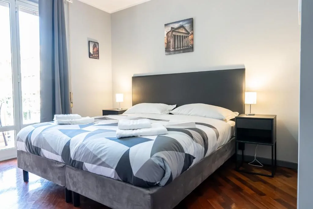 Camera Standard Matrimoniale/Doppia con Letti Singoli con Balcone — Trastevere Guestrooms