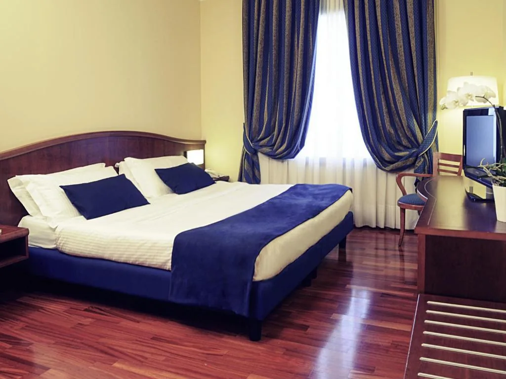 Camera Superior con 1 Letto Matrimoniale — Mercure Genova San Biagio
