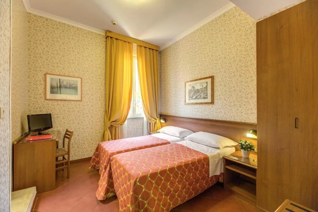 Superior Twin Room — Hotel Corona