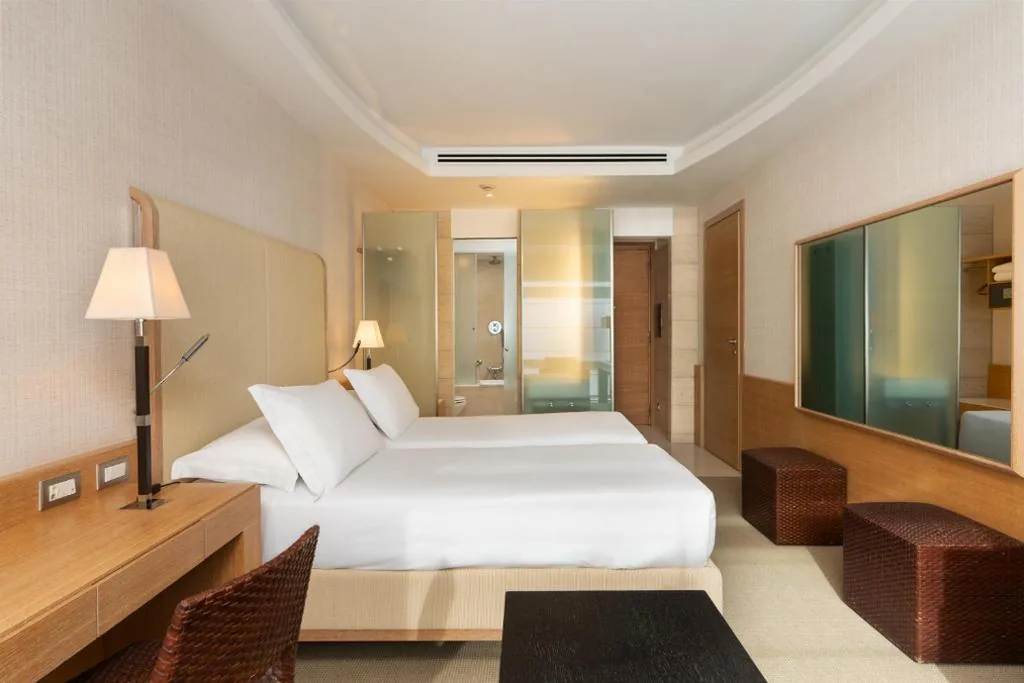 Superior Double Room with Twin Beds — Precise House Mantegna Roma
