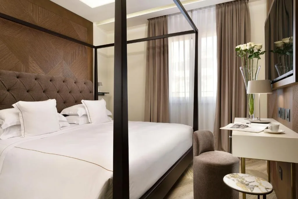 Camera Superior Executive con letto a baldacchino — FH55 Grand Hotel Palatino