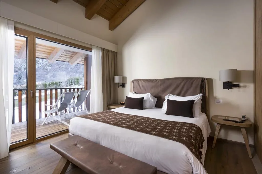 Camera Superior — Grand Hotel Courmayeur Mont Blanc, by R Collection Hotels